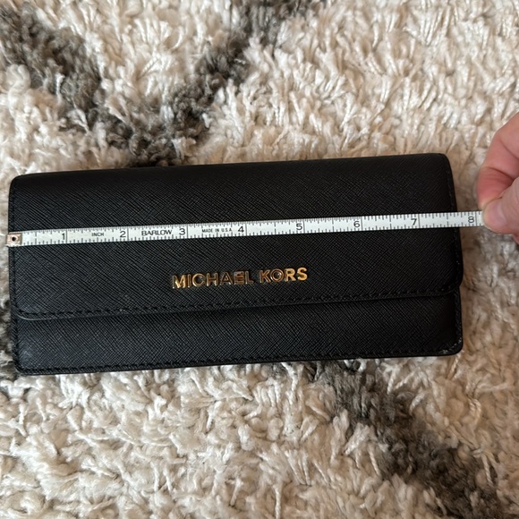 Michael Kors Wallet - Picture 9 of 11
